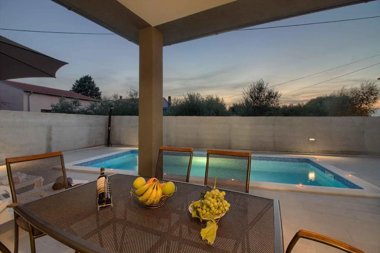 Charming Villa Sissano With Private Pool Near Pula Šišan Hırvatistan