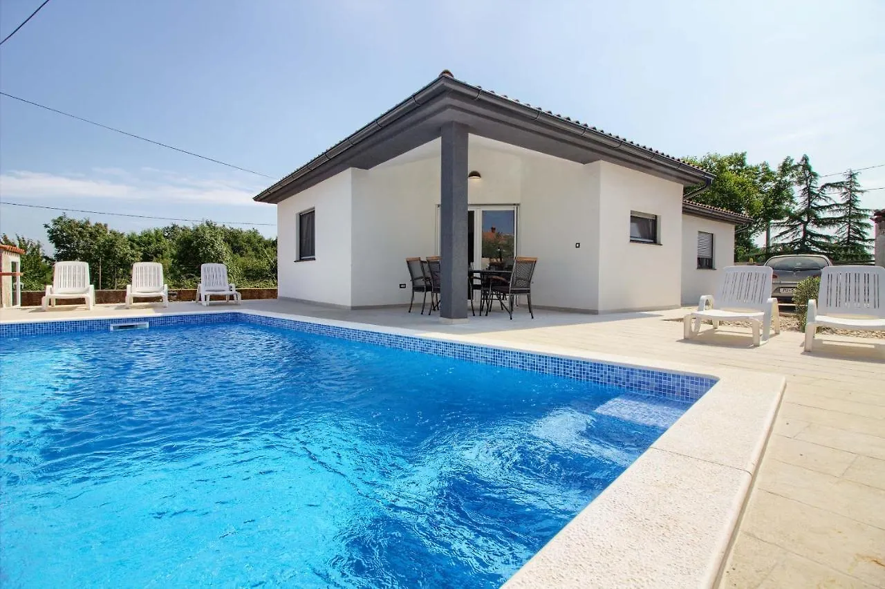 Charming Villa Sissano With Private Pool Near Pula Шишан