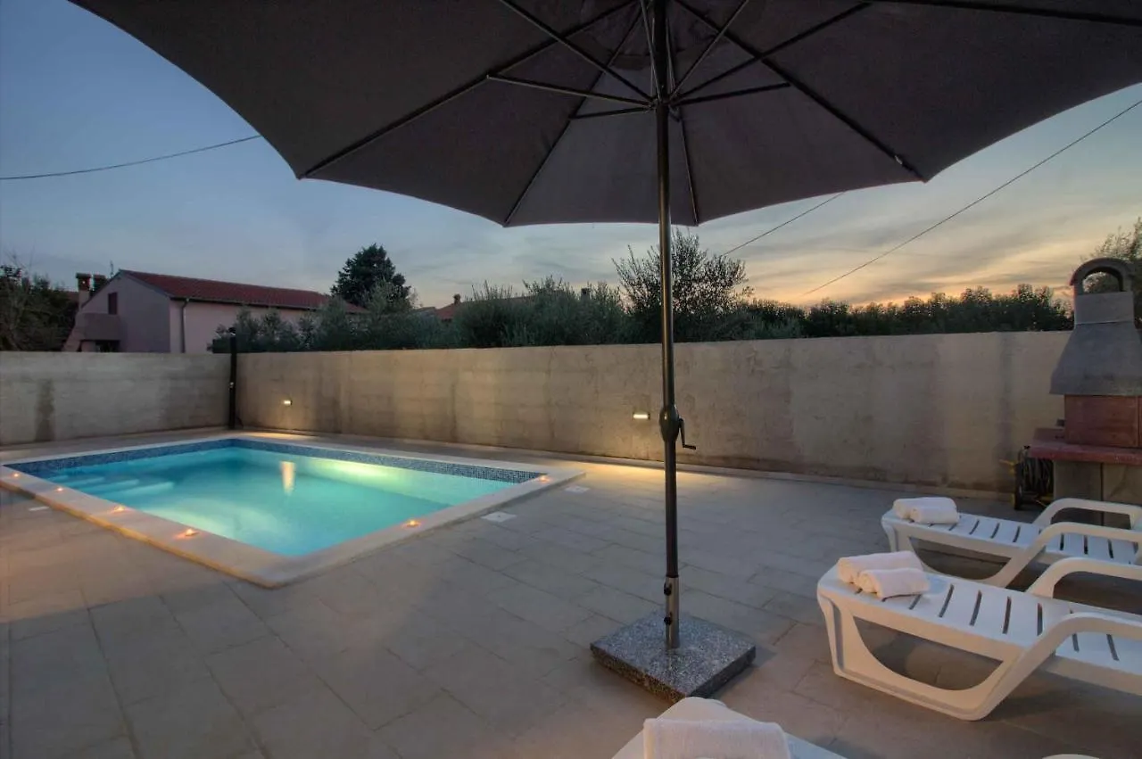 Charming Villa Sissano With Private Pool Near Pula Šišan Hırvatistan