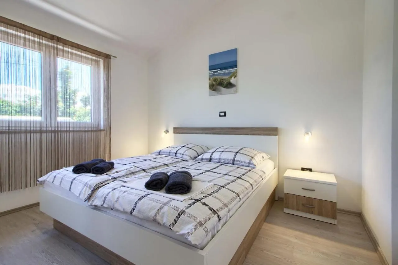 Charming Villa Sissano With Private Pool Near Pula Шишан